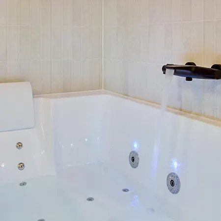 La Love-room D'alice Balneo Et Video-projecteur ! 鲁昂