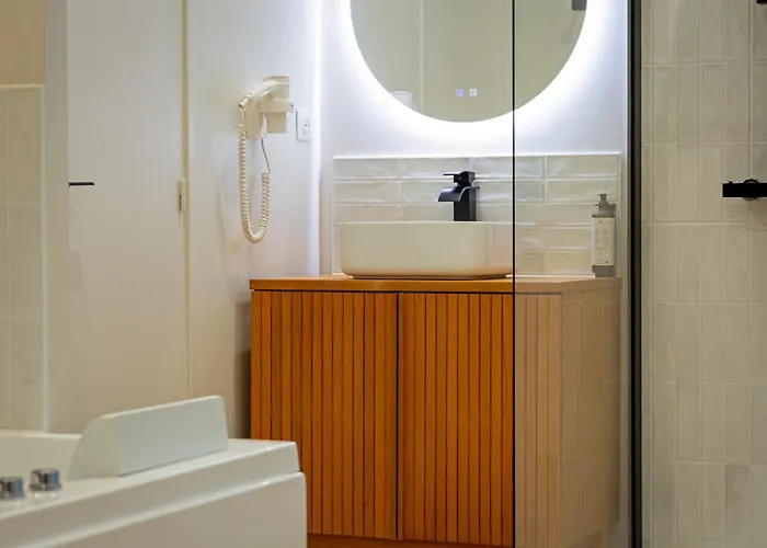 Apartment La Love-room D'alice Balneo Et Video-projecteur ! *