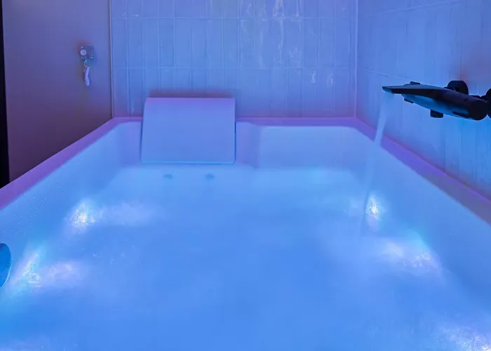 La Love-room D'alice Balnéo Et Vidéo-projecteur ! Appartement *