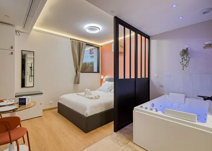 La Love-room D'alice Balneo Et Video-projecteur !