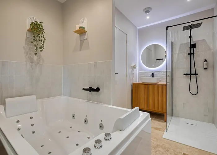 Apartment La Love-room D'alice Balneo Et Video-projecteur ! *